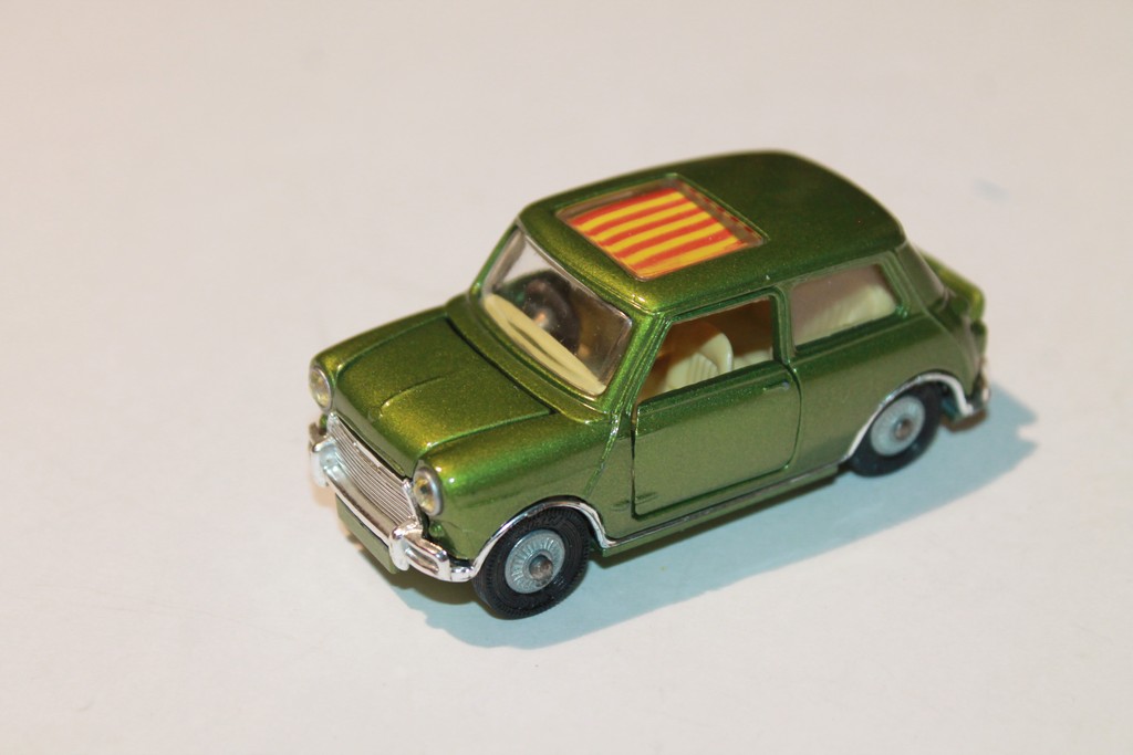 BMC MINI COOPER CORGI TOYS 1/43°