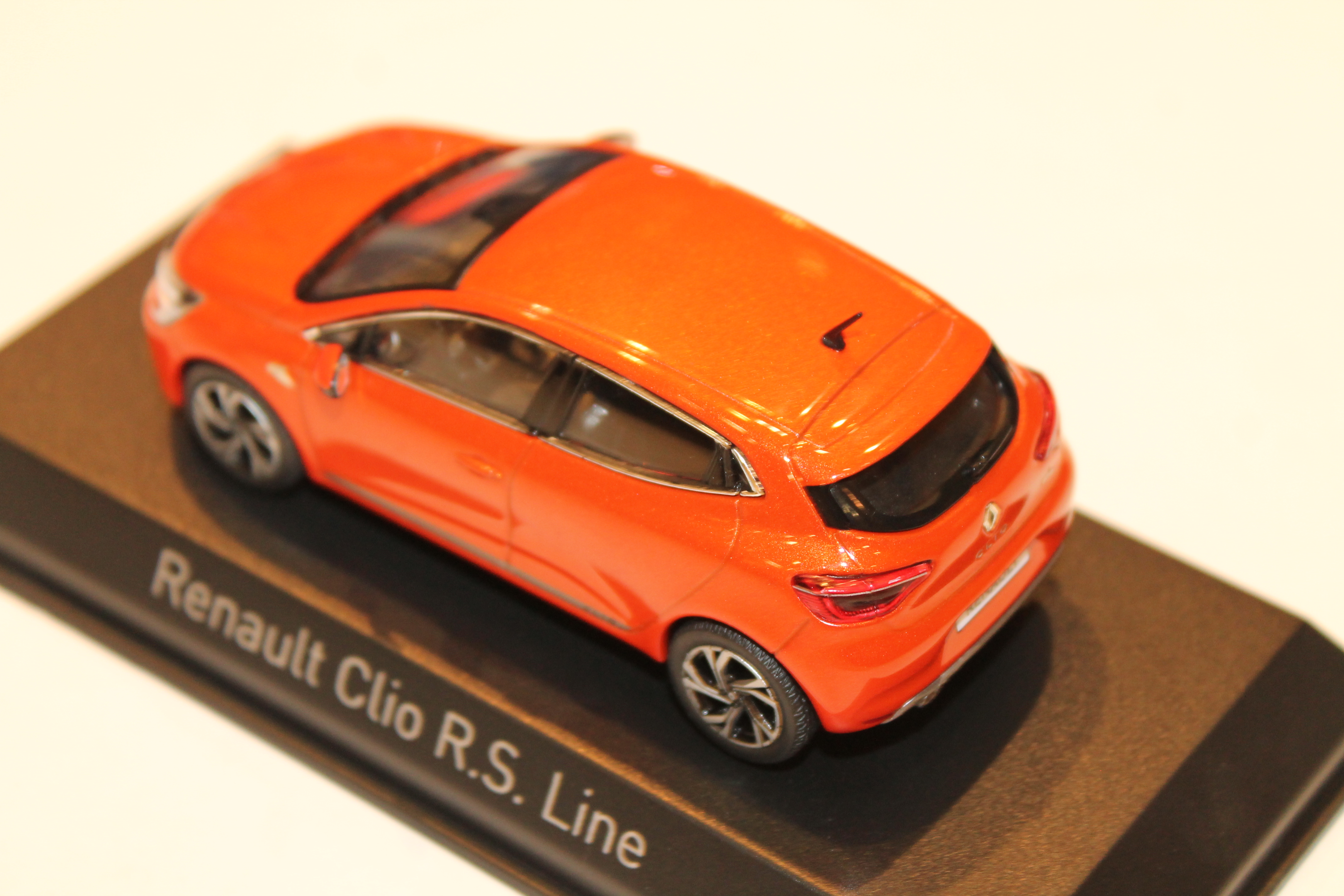 ck-modelcars.de on X: #Renault #Clio R.S. Line 2019 #diecast #miniatures  #modellautos #modelcars scale 1:43 by #Norev check out    / X