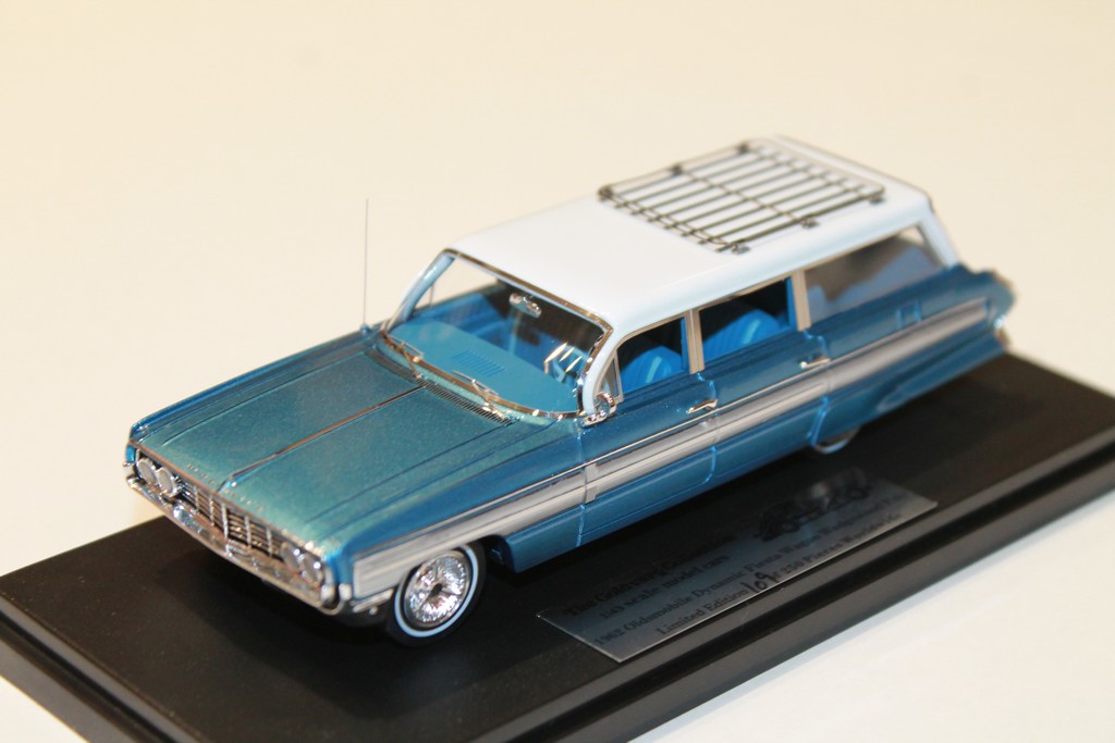 OLDSMOBILE 88 DYNAMIC STATION WAGON 1962 BLEU GOLDVARG 1/43°