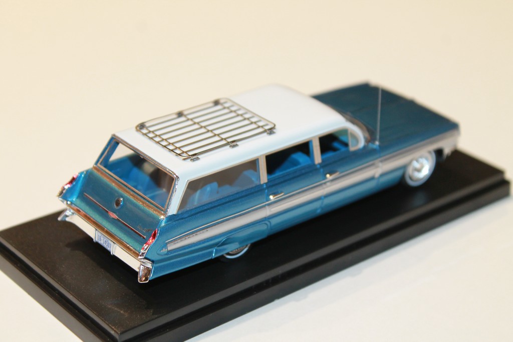 OLDSMOBILE 88 DYNAMIC STATION WAGON 1962 BLEU GOLDVARG 1/43°