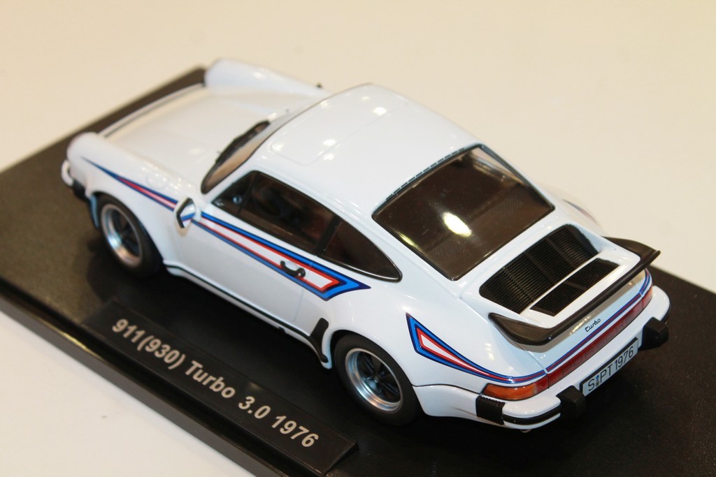 PORSCHE 911 (930) TURBO 3.0 BLANC  1976 KK SCALES 1/18°