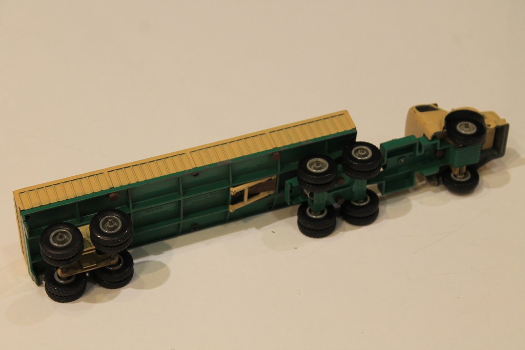 BERLIET + REMORQUE VERT DINKY TOYS 1/43°