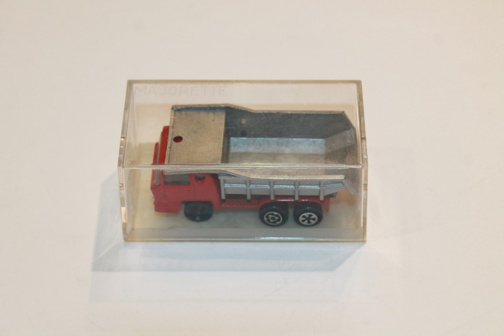 BERNARD CAMION BENNE CARRRIERE ROUGE MAJORETTE 1/66°