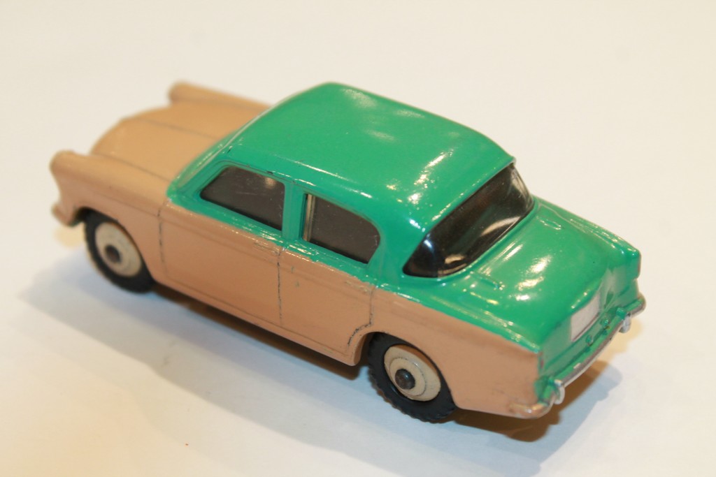 HILLMAN MINX VERT DINKY TOYS 1/43°