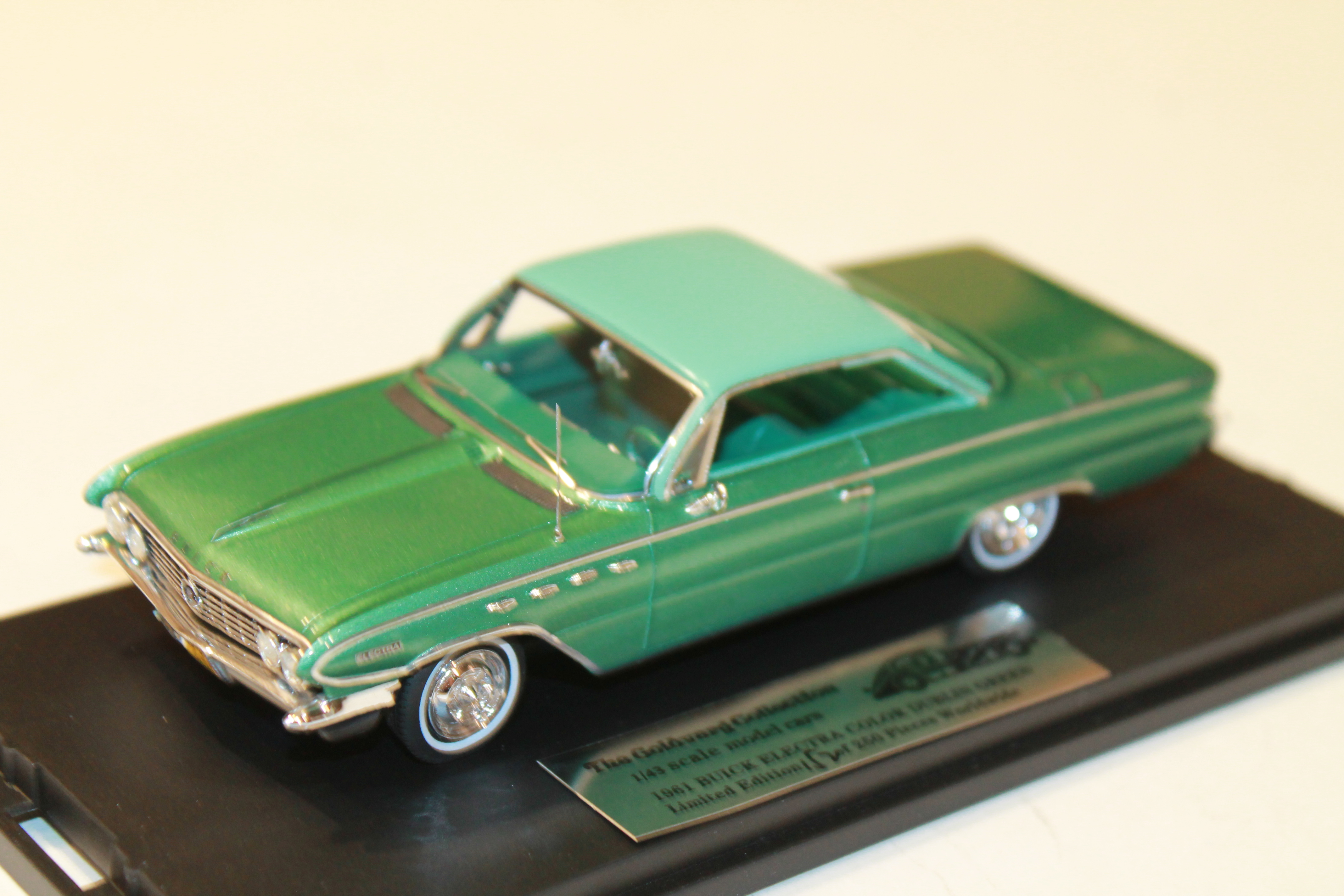 BUICK ELECTRA COLOR DUBLIN GREEN GOLDVARG 1/43