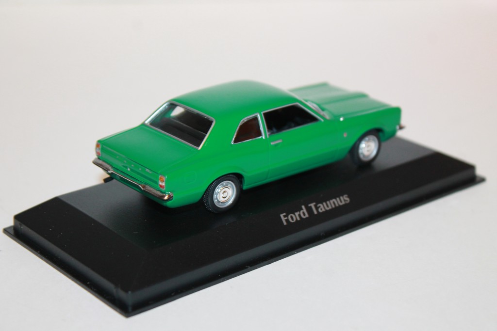 FORD TAUNUS 1970 VERT MINICHAMPS 1/43°