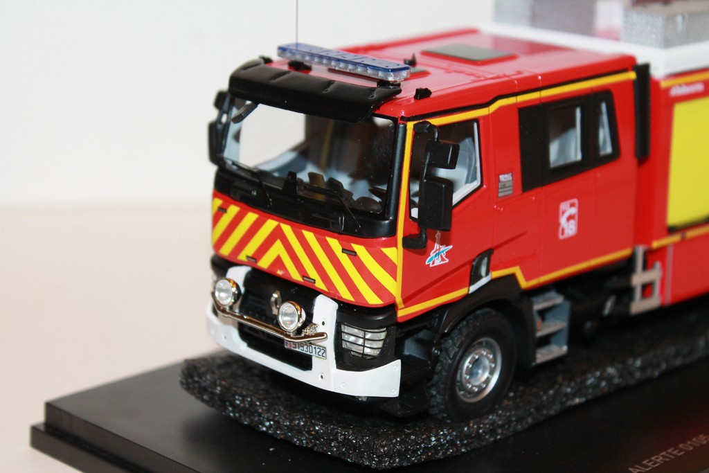 RENAULT C460 DESAUTEL DGA POMPIERS DE PARIS ALERTE 1/43°