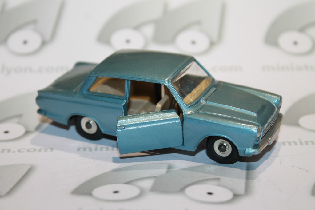 FORD CORTINA DINKY TOYS