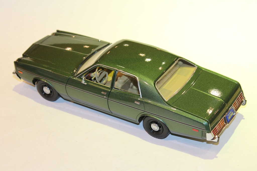 DODGE MONACO HUNTER 1977 GREENLIGHT 1/18°