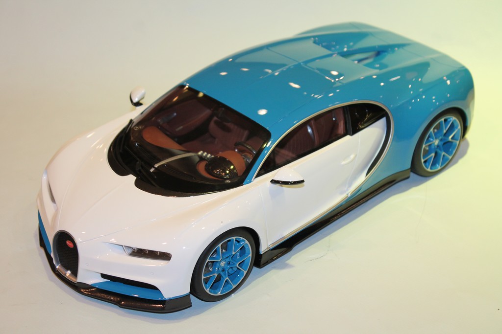 bugatti chiron miniature