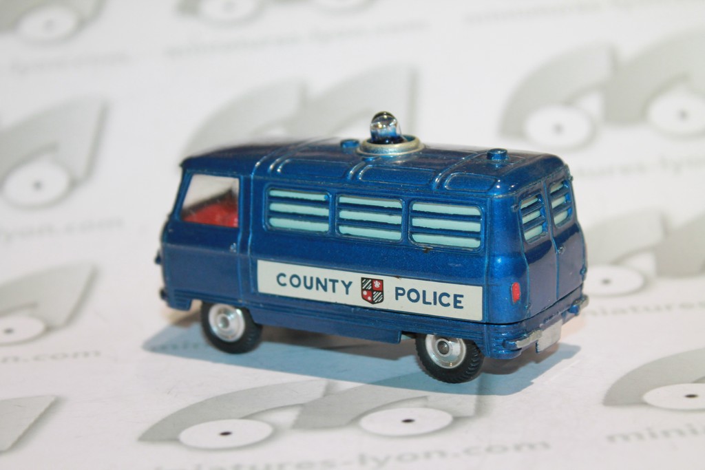 COMMER 3/4 TON COUNTY POLICE CORGI 1/43°