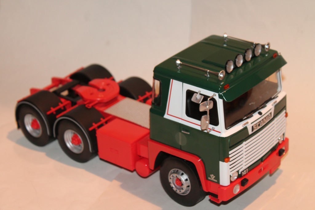 SCANIA 141 V8 1979 ROAD KINGS 1/18°