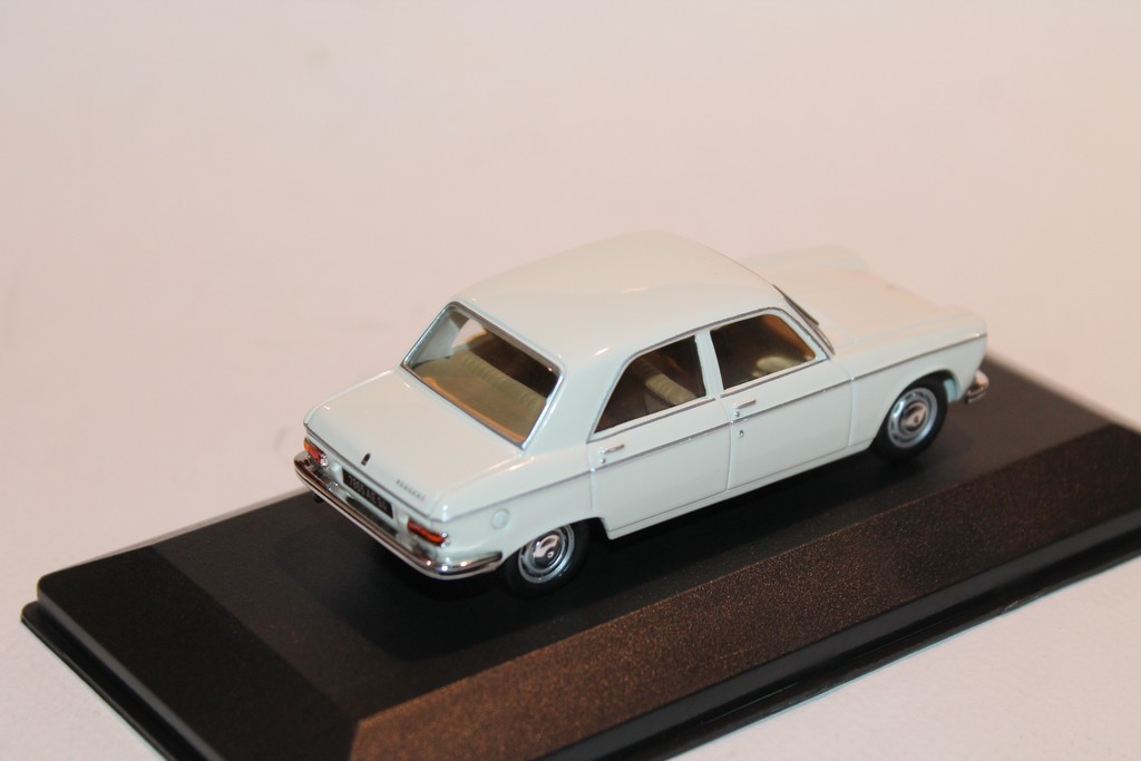 peugeot 204 miniature