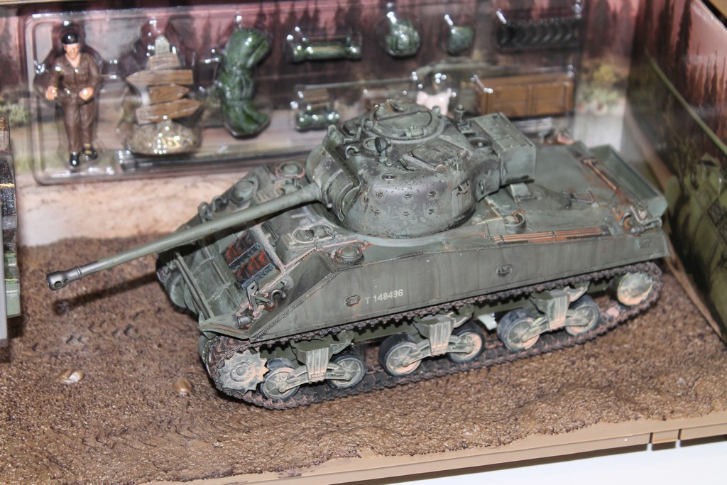 SHERMAN FIREFLY VC FORCES OF VALOR 1/32°