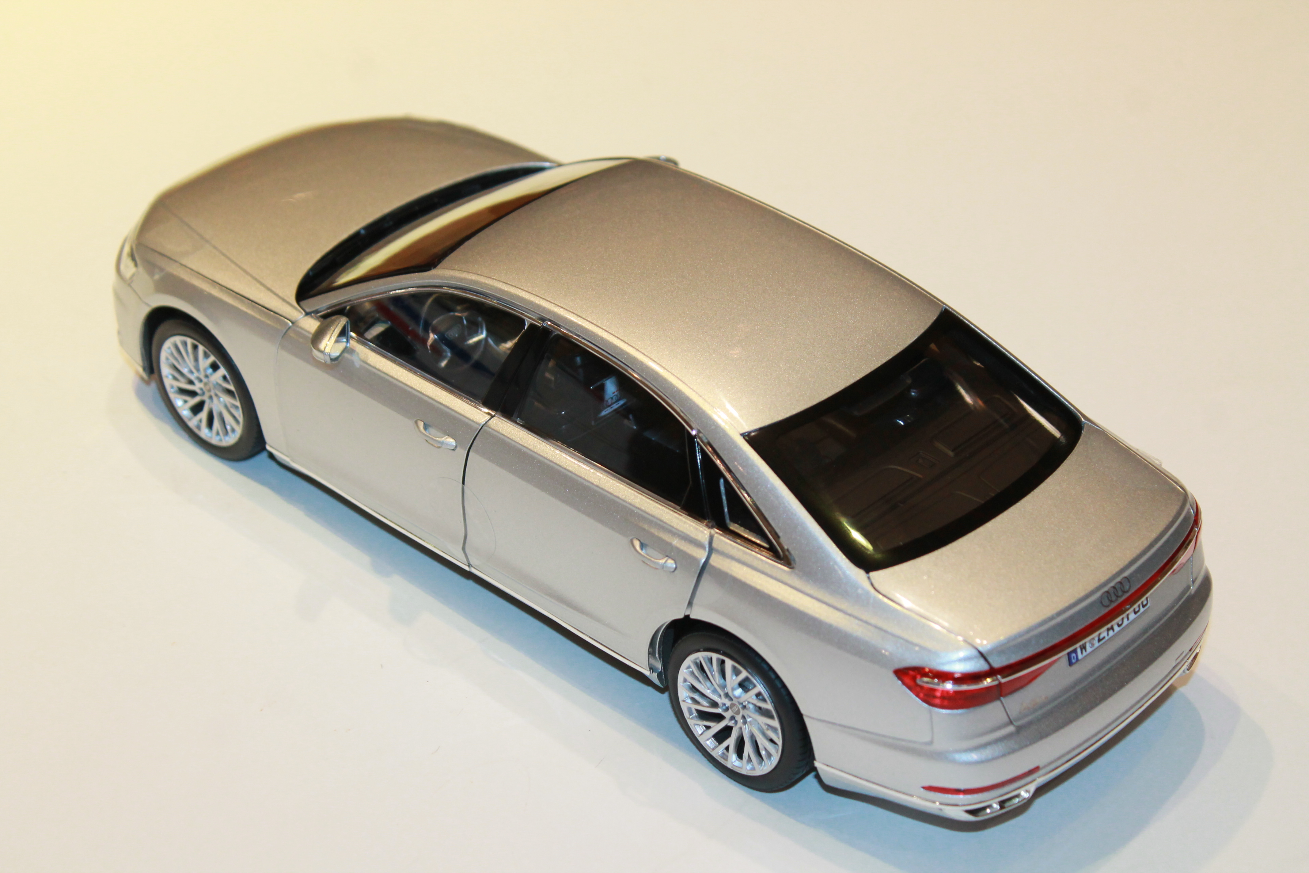 AUDI A8L GRIS 2018 NOREV 1/18°