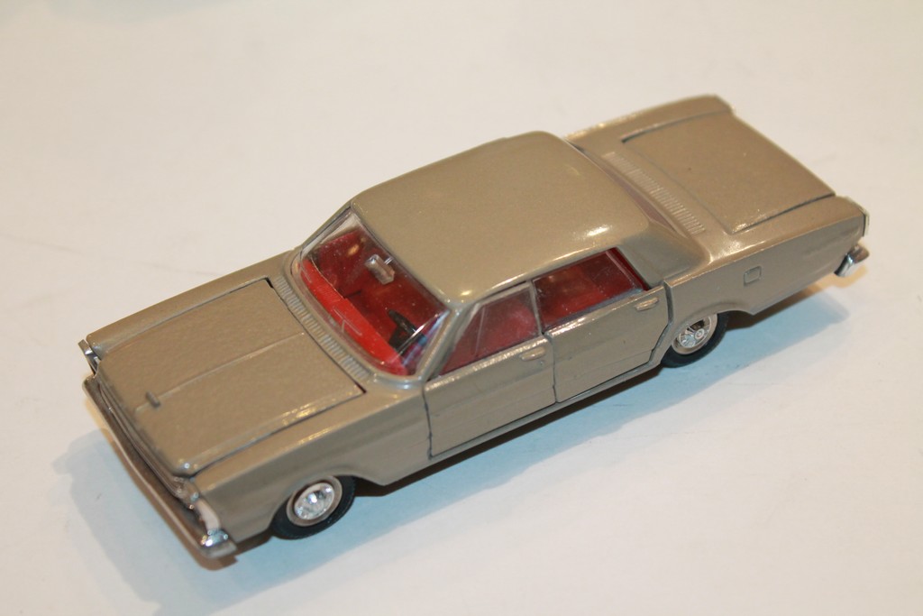 FORD GALAXIE 500 DINKY TOYS 1/43°