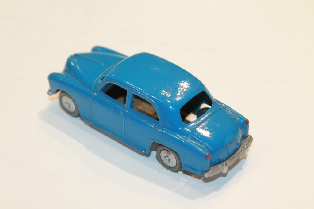 ALFA ROMEO 1900 BLEU MERCURY 1/43°