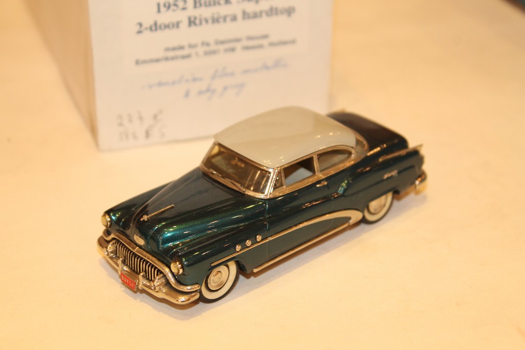 BUICK RIVIERA HARD TOP 2 DOOR 1952 CONQUEST MODELS 1/43