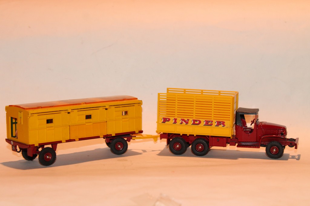 CAMION GMC PINDER 1967 DINKY TOYS 1/43°