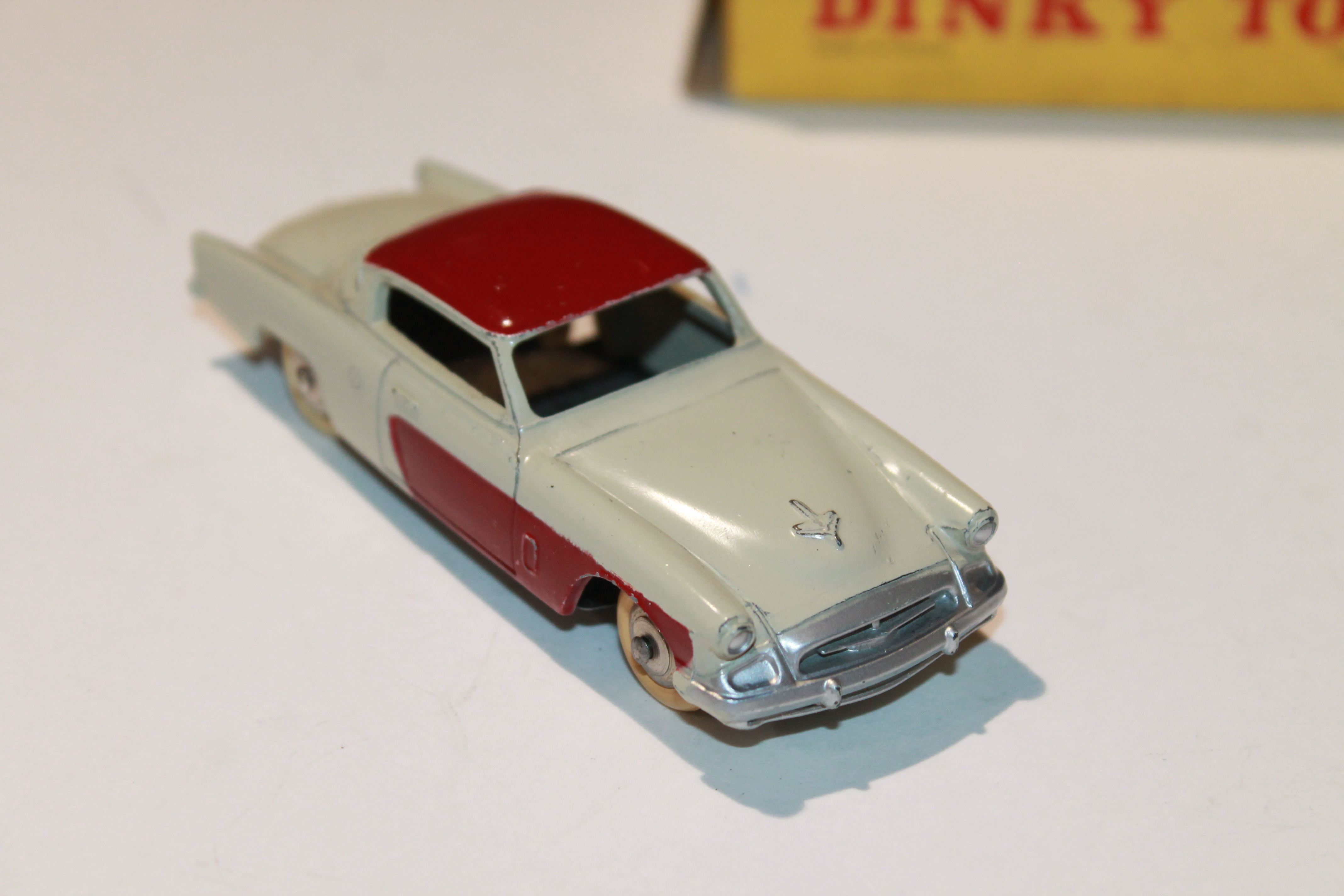 STUDEBAKER COMMANDER DINKY TOYS 1/43°