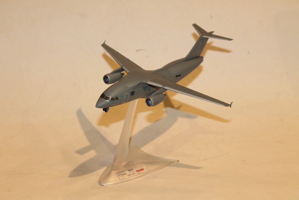 ANTONOV AN-178 DESIGN BUREAU 1989 HERPA 1/200°