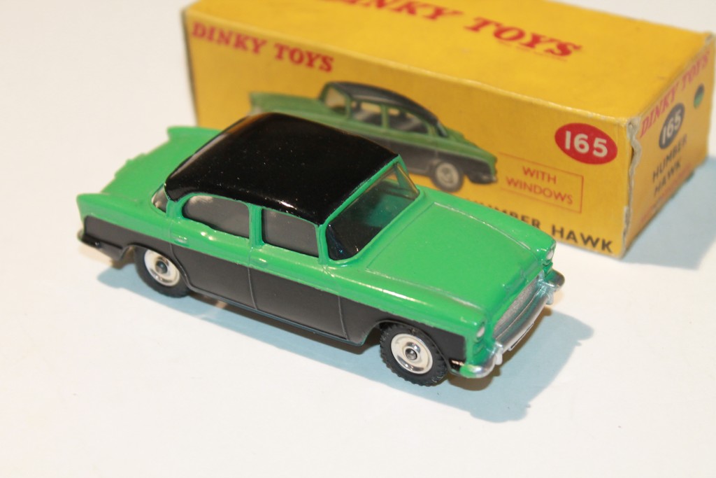 HUMBER HAWK PISTACHE ET NOIR DINKY TOYS