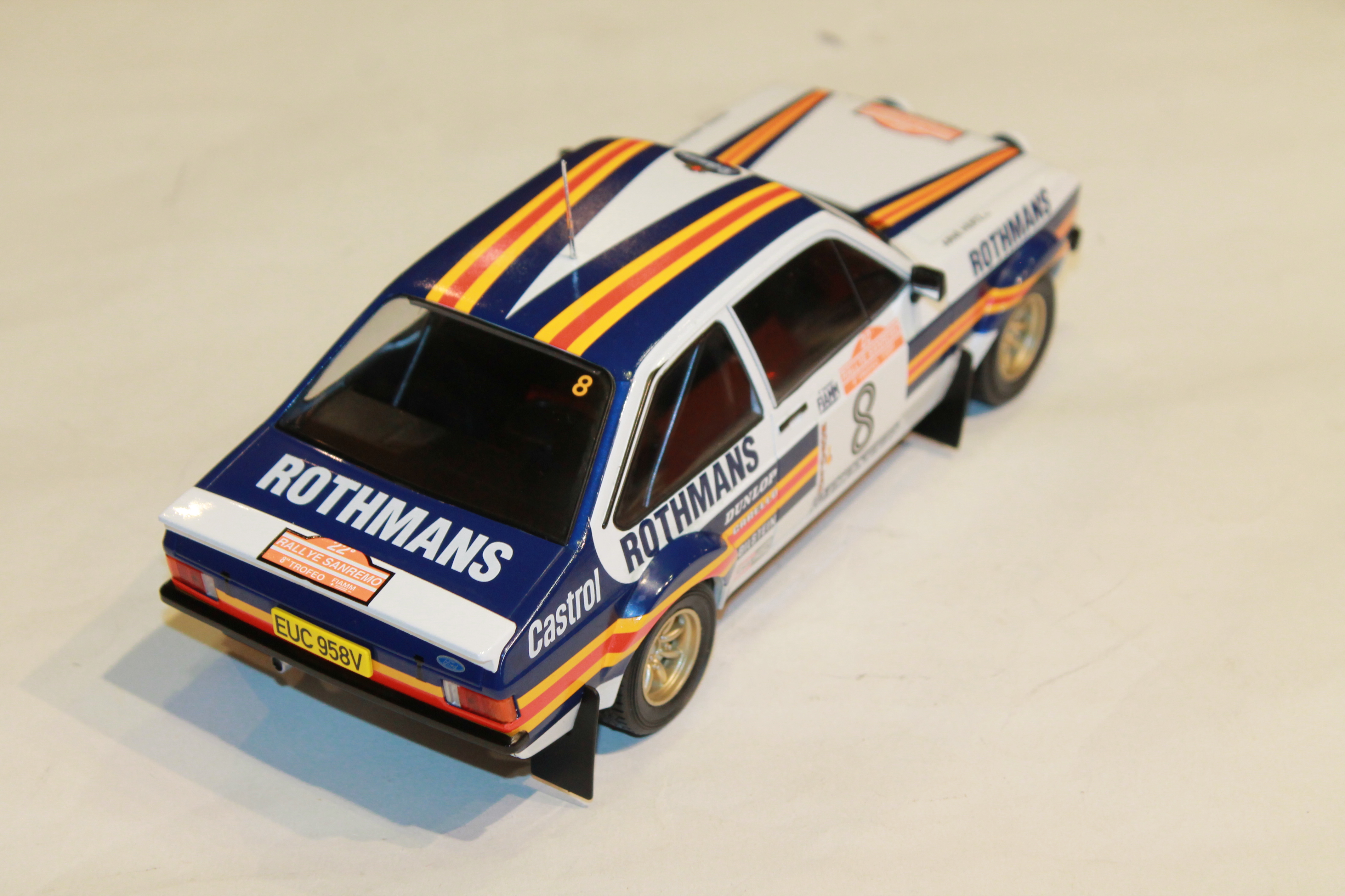 FORD ESCORT MKII RS 1800 #8 IXO 1/18°