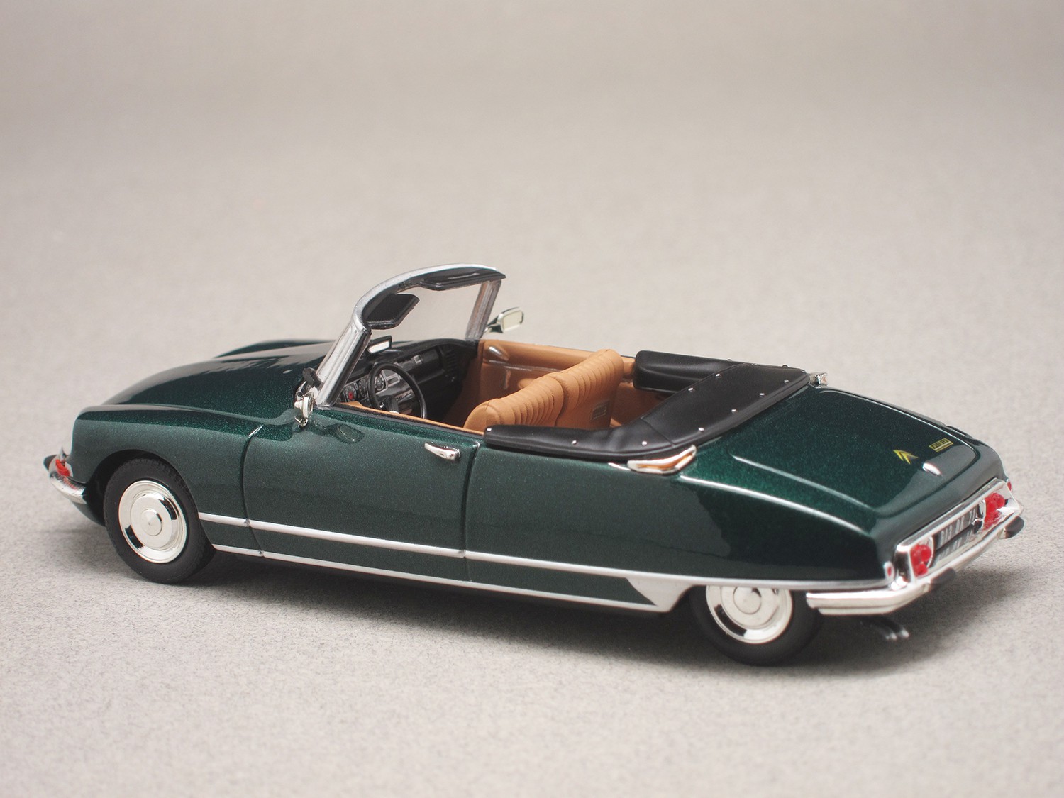 CITROEN DS 19 CABRIOLET WHITE BOX 1/24°