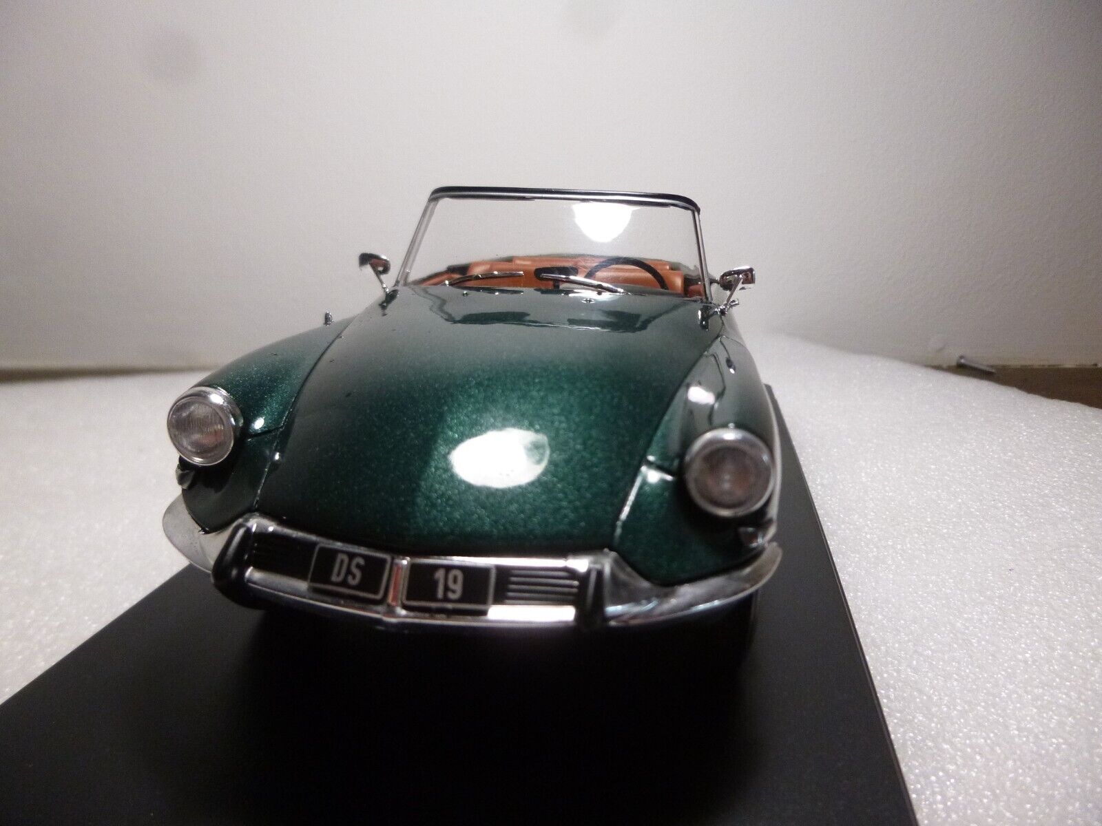 CITROEN DS 19 CABRIOLET WHITE BOX 1/24°