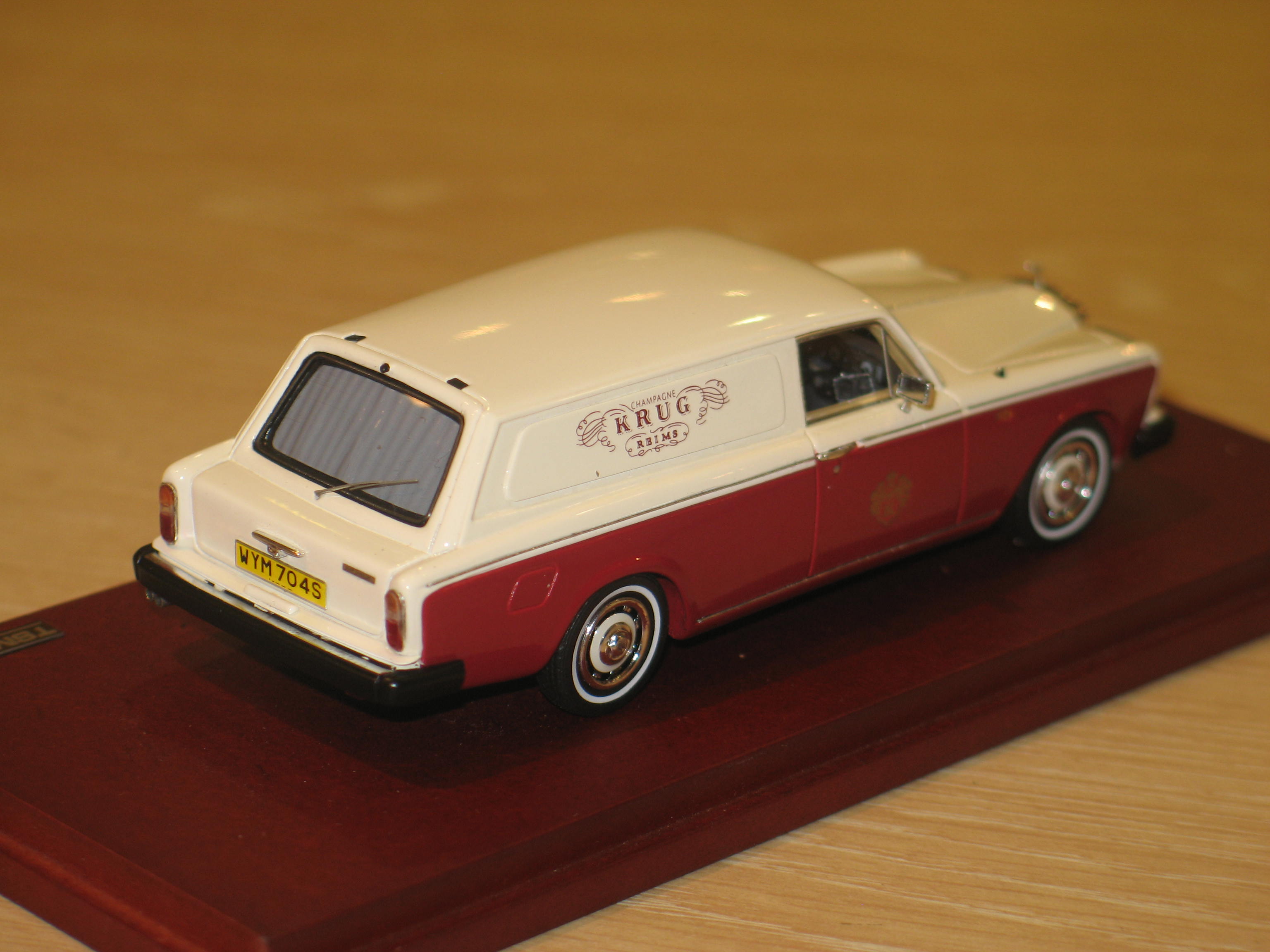 1/43 Rolls-Royce Silver Shadow II Krug Delivery Estate 1984 (TSM) :  r/Diecast